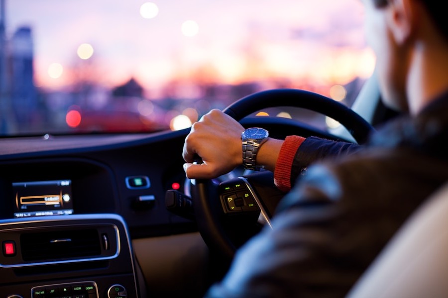 Learn to drive in India with right-hand drive training